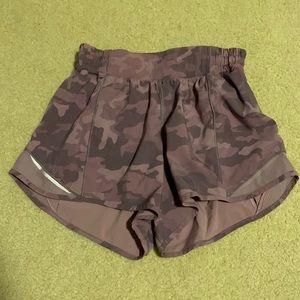 Lululemon hotty hot shorts 4” 4